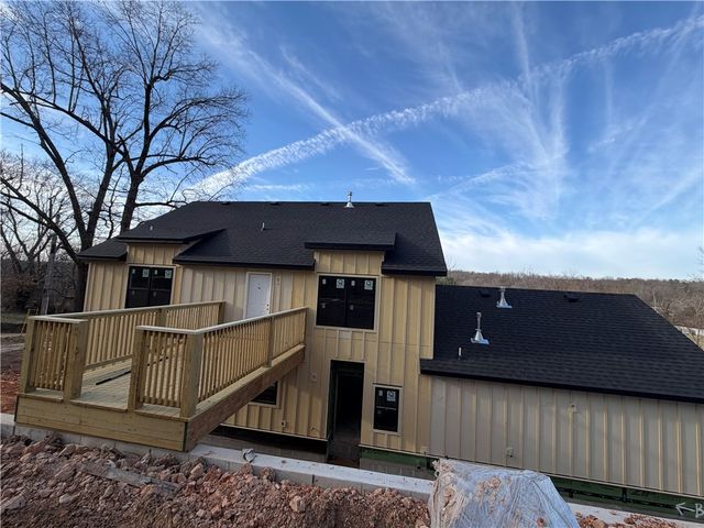 1902 N Double Springs Road, Fayetteville, AR 72704