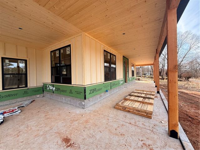 1902 N Double Springs Road, Fayetteville, AR 72704