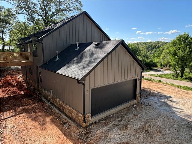 1902 N Double Springs Road, Fayetteville, AR 72704