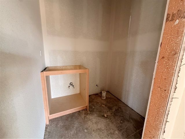 1902 N Double Springs Road, Fayetteville, AR 72704