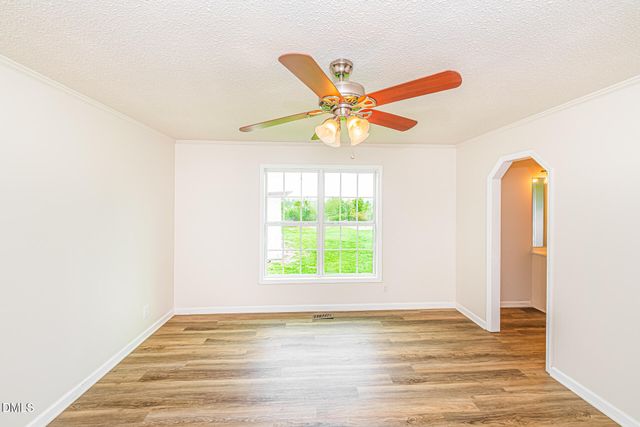 2919 Glebe Road, Henderson, NC 27537