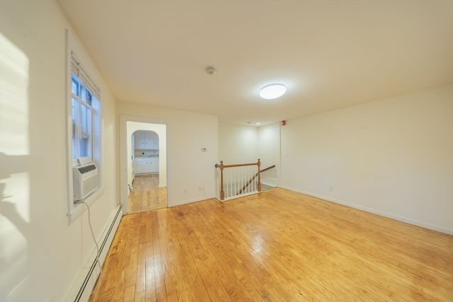 1026 Chestnut St 2A, Newton, MA 02464