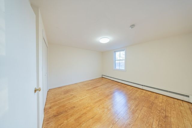 1026 Chestnut St 2A, Newton, MA 02464