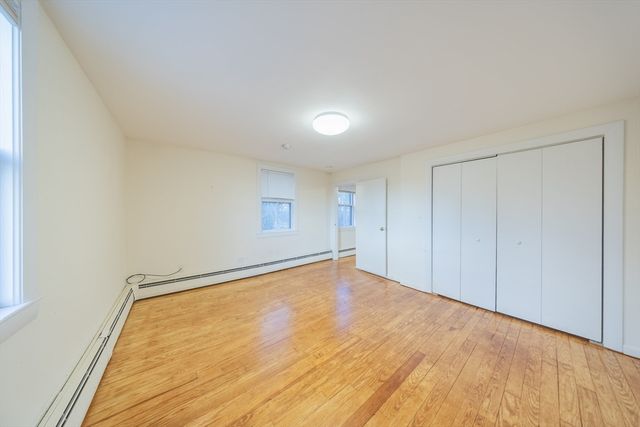 1026 Chestnut St 2A, Newton, MA 02464