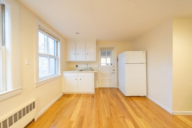 1026 Chestnut St 2A, Newton, MA 02464