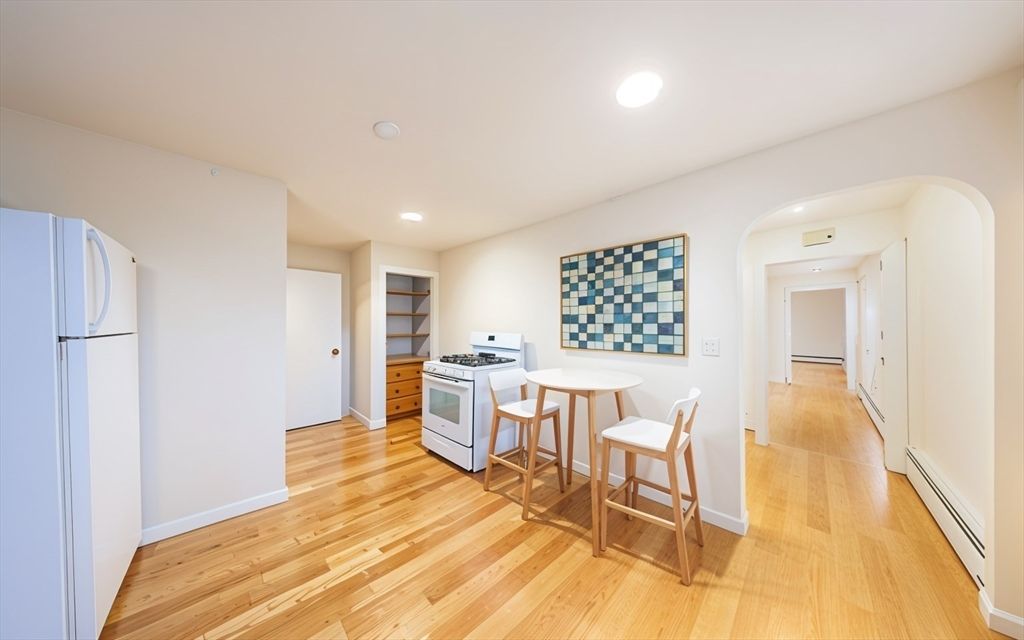 1026 Chestnut St 2A, Newton, MA 02464