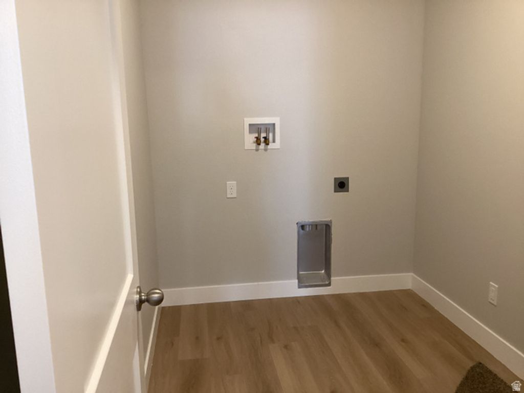Image 13 of property listing at 796 W CHERRY ORCHARD LN, Grantsville, UT 84029