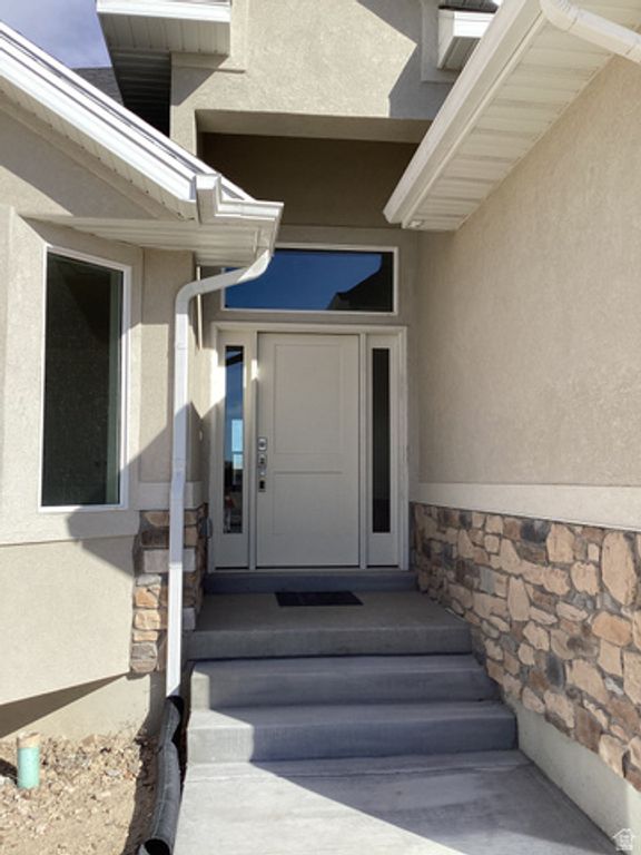 Image 29 of property listing at 796 W CHERRY ORCHARD LN, Grantsville, UT 84029