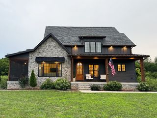 1782 Honey Ln, Estill Springs, TN 37330