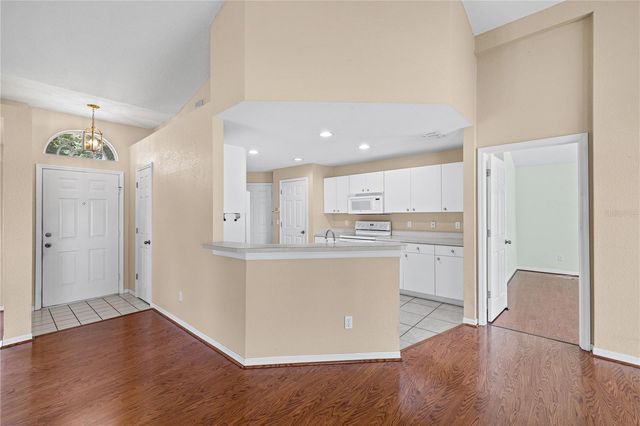 2724 GOLF LAKE DRIVE 26, Plant City, FL 33566