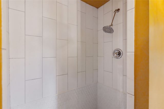 115 Tonawanda Drive, Des Moines, IA 50312