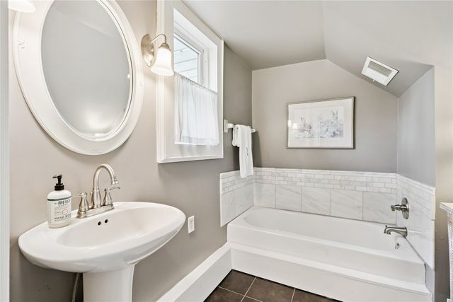 115 Tonawanda Drive, Des Moines, IA 50312