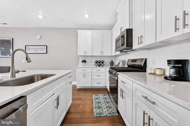 146 LEONA STEWART LANE, Pennington, NJ 08534
