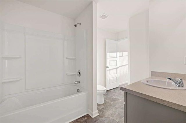 105 Oakchase Park Lane, Hampton, GA 30228