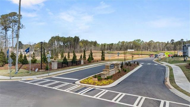 105 Oakchase Park Lane, Hampton, GA 30228