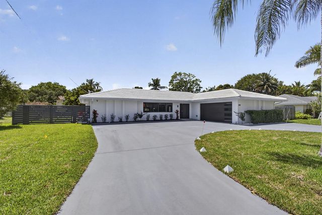 8111 W Lake Drive, Lake Clarke Shores, FL 33406