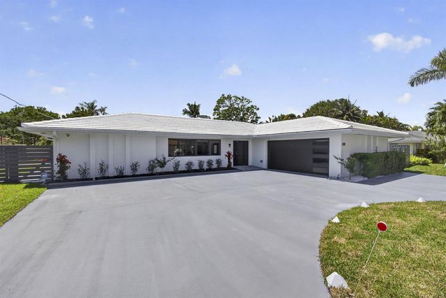 8111 W Lake Drive, Lake Clarke Shores, FL 33406