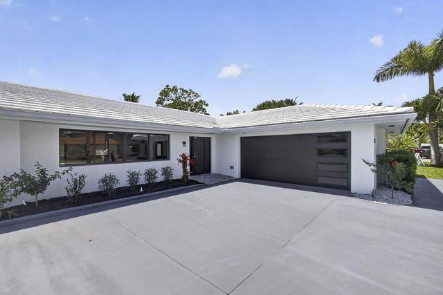8111 W Lake Drive, Lake Clarke Shores, FL 33406