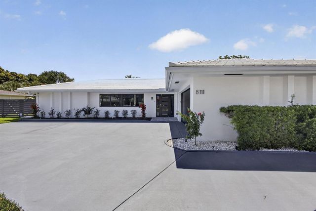 8111 W Lake Drive, Lake Clarke Shores, FL 33406