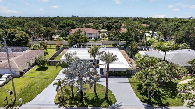 8111 W Lake Drive, Lake Clarke Shores, FL 33406