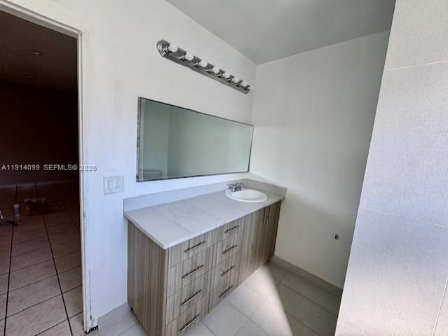 260 SW 8th Ave B, Hallandale Beach, FL 33009