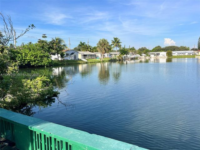 260 SW 8th Ave B, Hallandale Beach, FL 33009