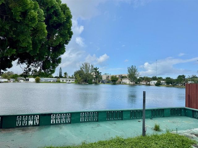 260 SW 8th Ave B, Hallandale Beach, FL 33009
