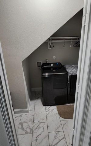 100 Wedgewood Trace Lane, La Porte, TX 77571