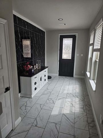 100 Wedgewood Trace Lane, La Porte, TX 77571