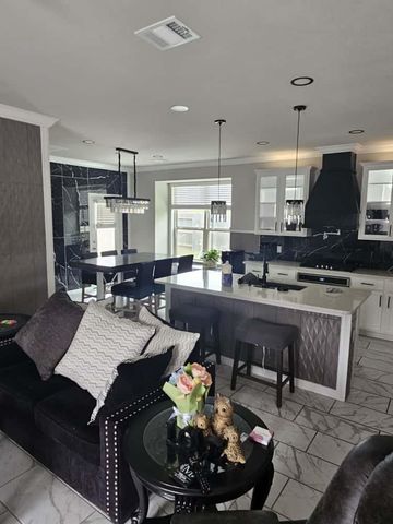 100 Wedgewood Trace Lane, La Porte, TX 77571