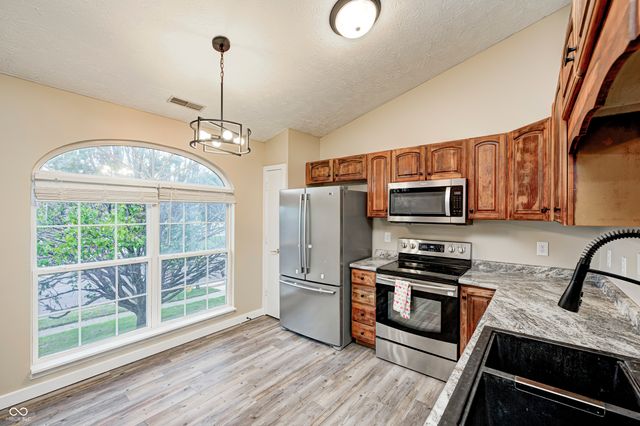 1521 Cottonwood Drive, Franklin, IN 46131