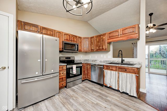 1521 Cottonwood Drive, Franklin, IN 46131