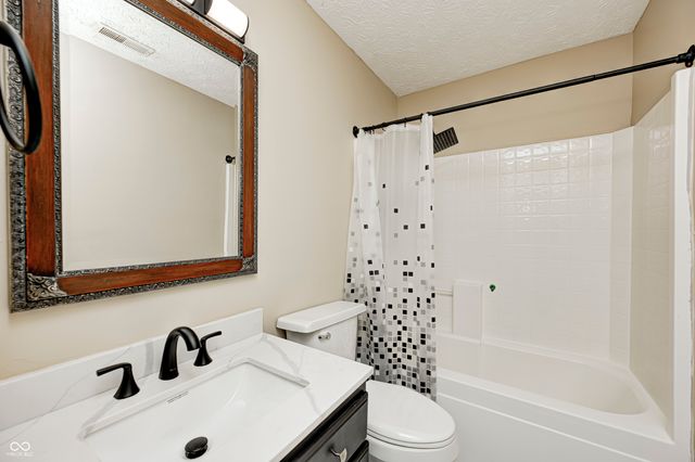 1521 Cottonwood Drive, Franklin, IN 46131