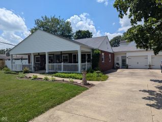 3236 Spruce Street, Columbus, IN 47203