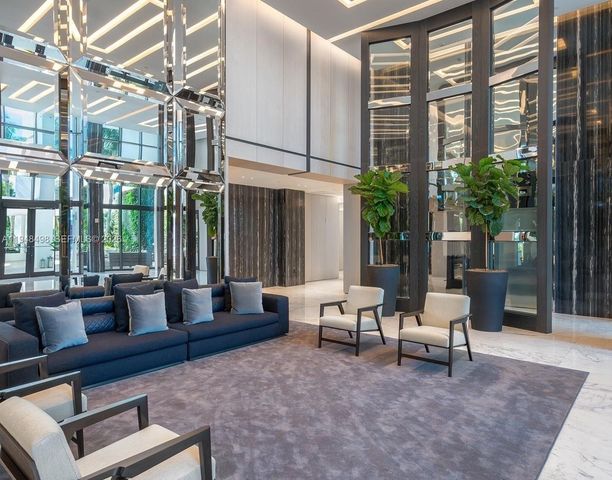 50 S Pointe Dr TWN2, Miami Beach, FL 33139