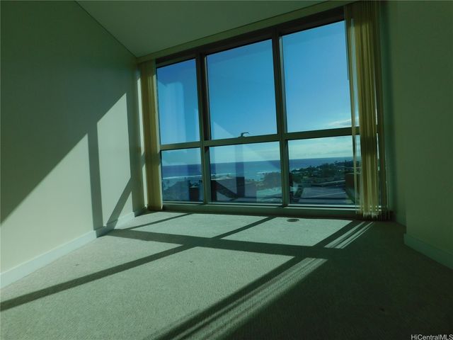 1177 Queen Street 1704, Honolulu, HI 96814