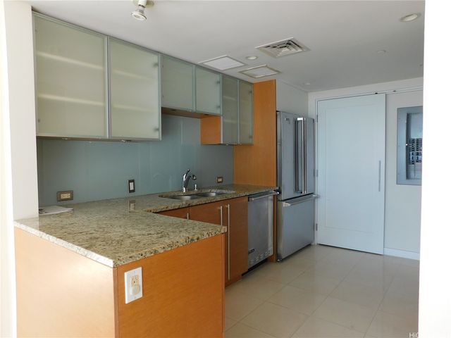 1177 Queen Street 1704, Honolulu, HI 96814
