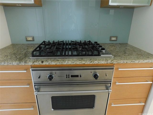 1177 Queen Street 1704, Honolulu, HI 96814
