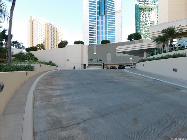 1177 Queen Street 1704, Honolulu, HI 96814