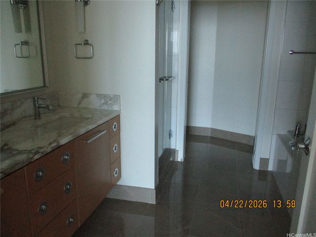 1177 Queen Street 1704, Honolulu, HI 96814