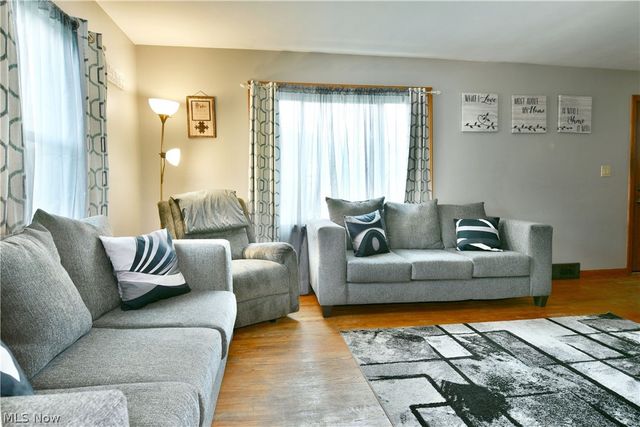 135 Clingan Street, Hubbard, OH 44425