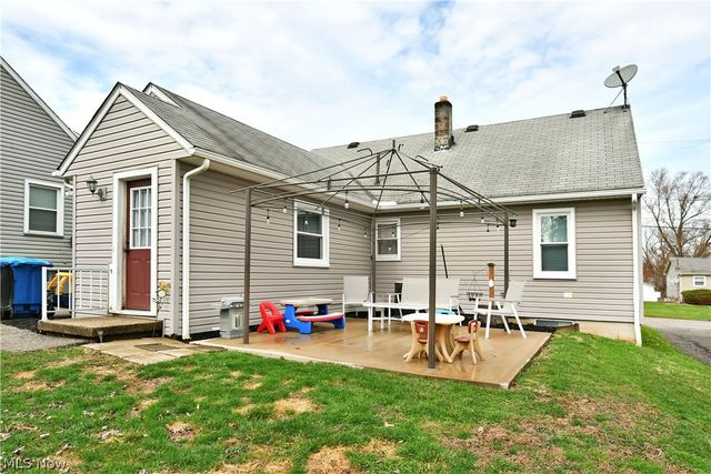 135 Clingan Street, Hubbard, OH 44425