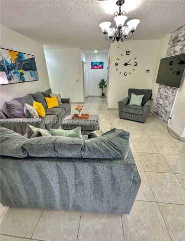 1063 Concert Way, Royal Palm Beach, FL 33411