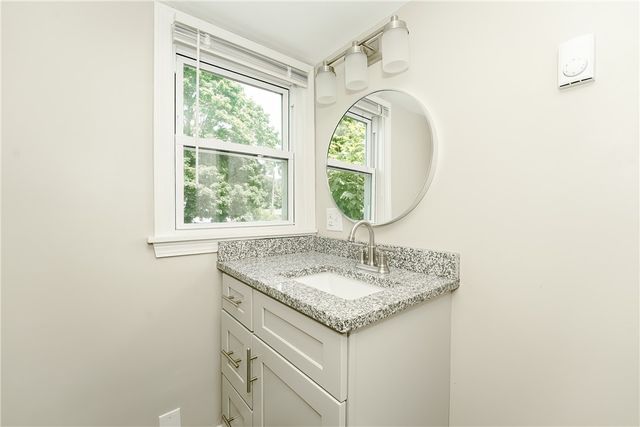 71 ST Elizabeth Street 2, Bristol, RI 02809