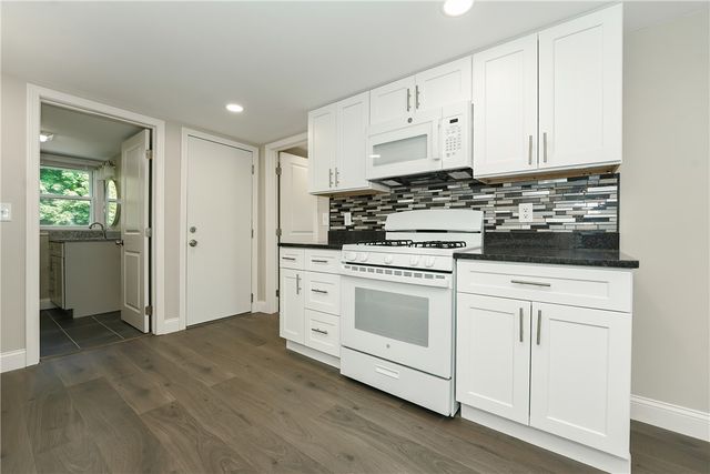 71 ST Elizabeth Street 2, Bristol, RI 02809