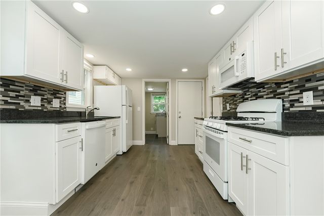 71 ST Elizabeth Street 2, Bristol, RI 02809