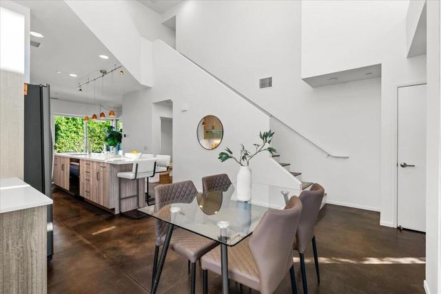 250 Enterprise Way, Palm Springs, CA 92262