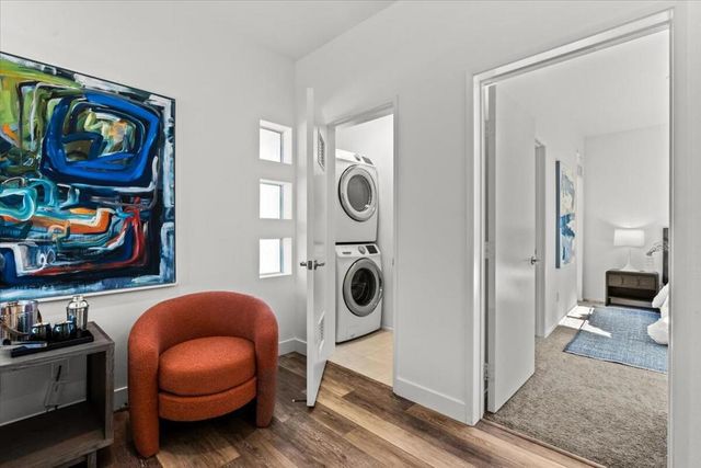 250 Enterprise Way, Palm Springs, CA 92262