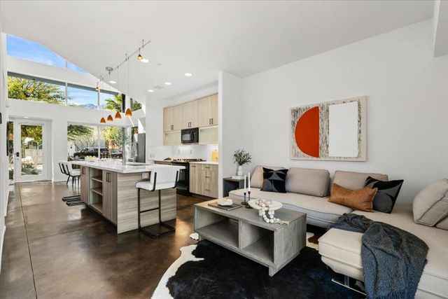 250 Enterprise Way, Palm Springs, CA 92262