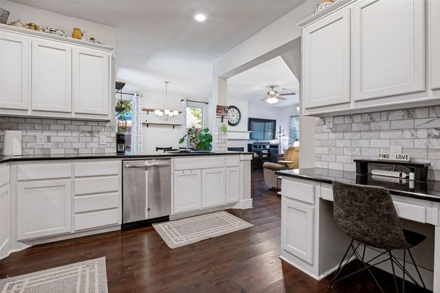 909 Cope Street, Mansfield, TX 76065